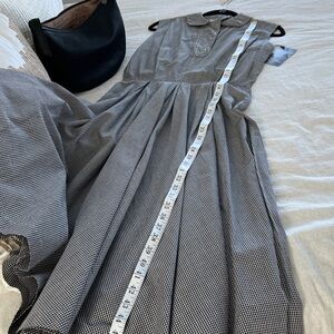 Chic Vintage 1950’s Sleeveless  Midi Dress